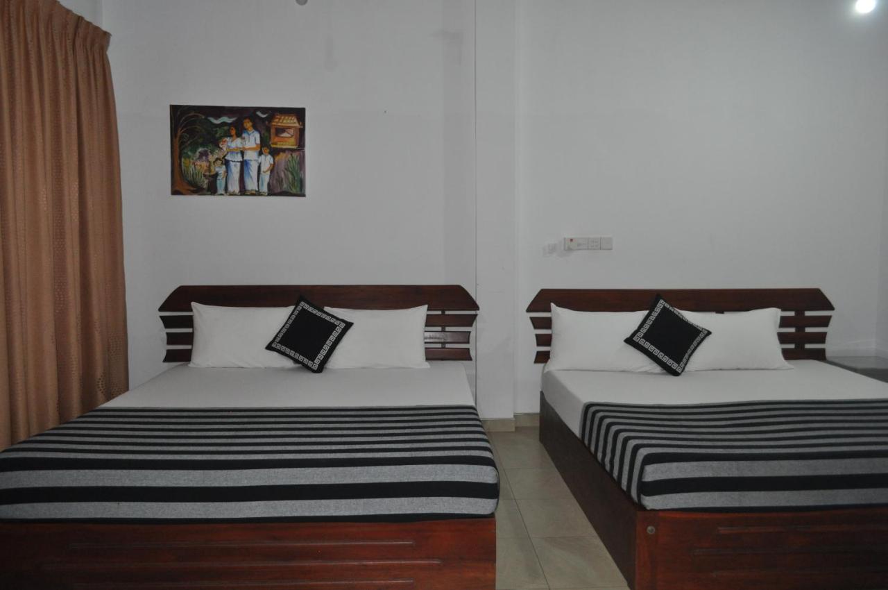 Why Not Palace Anuradhapura Exteriör bild
