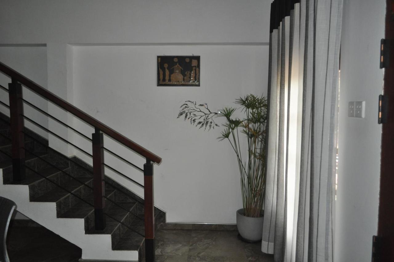 Why Not Palace Anuradhapura Exteriör bild